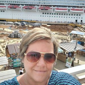 Meet your Posher, Angie